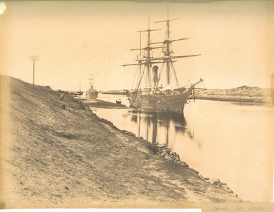 CANAL DE SUEZ. Curve de Chalouf. Fin des oeuvres du Canal et un pas des premiers bateaux. 
